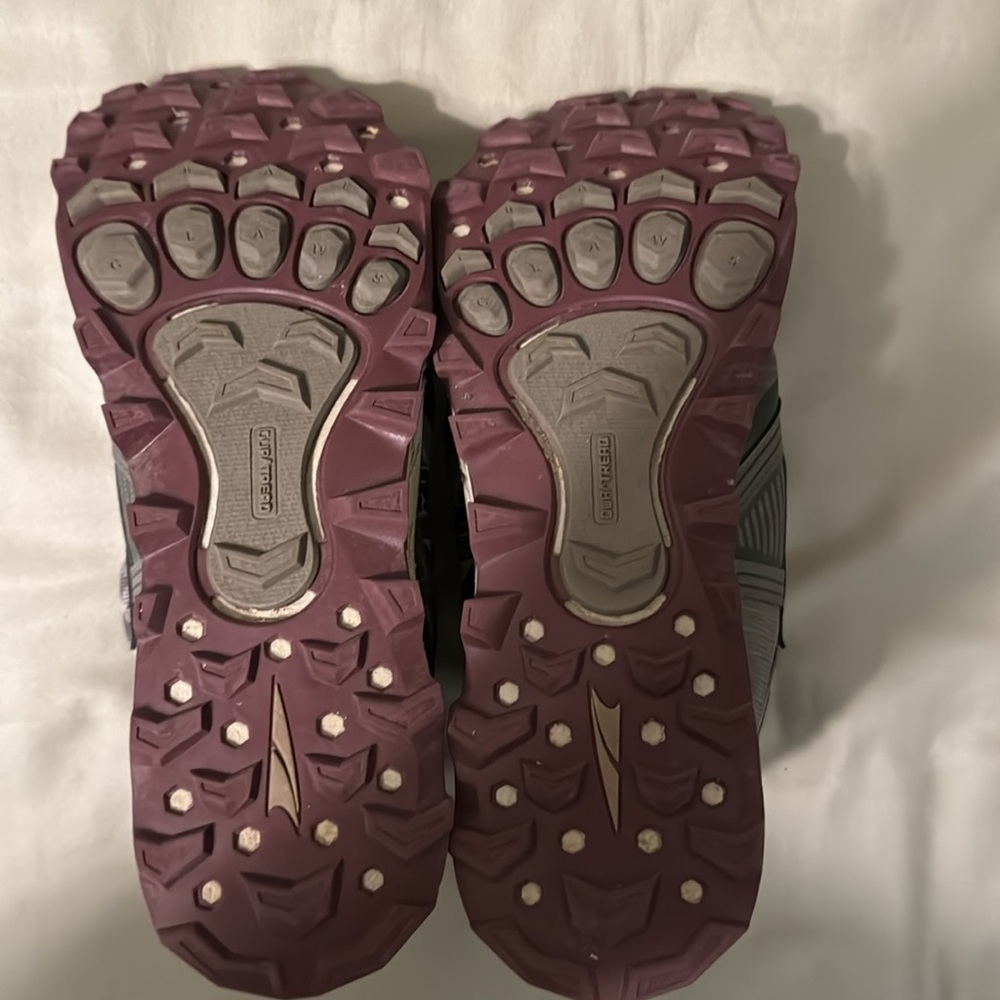Altra Lone Peak 4 Mid Mesh Women's Hiking Shoes - Gray & Burgundy - Picture 3 of 9